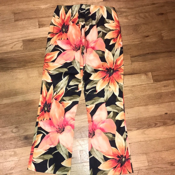 Sateen stretch crop pant tropical print front zip - Picture 3 of 3
